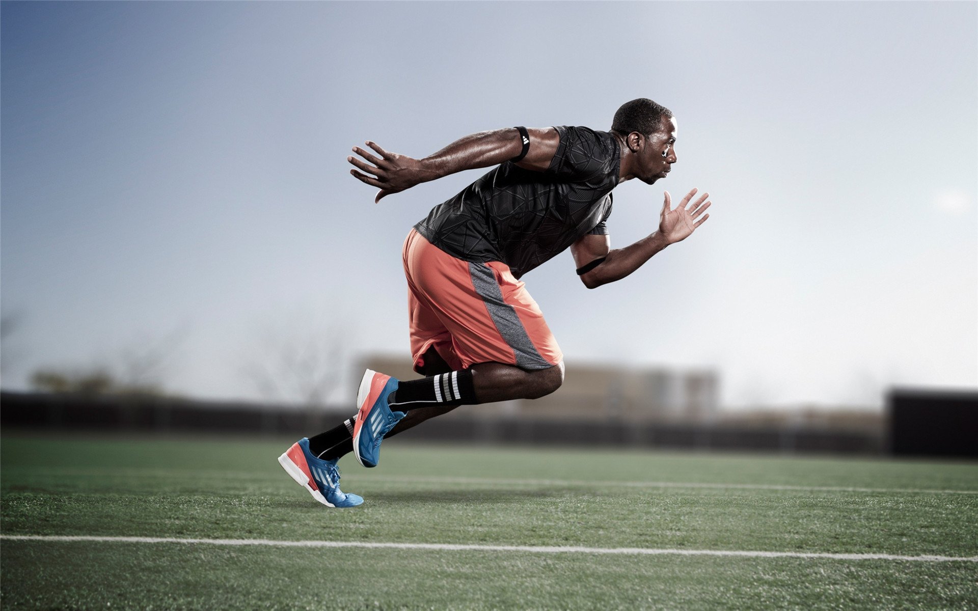 巴尔：全黑队中场的“精确传球手”，为球队创造了无数进攻机会